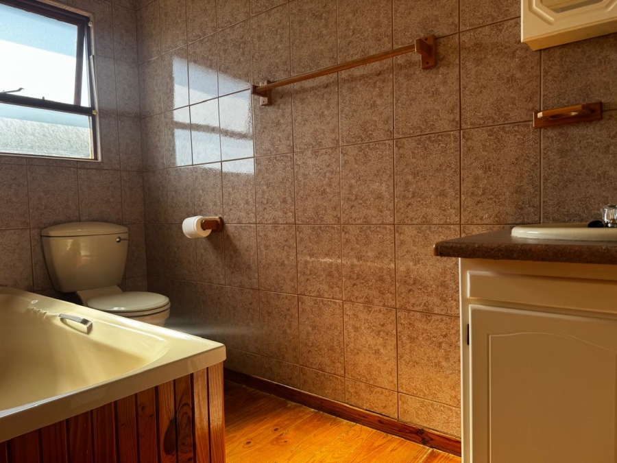 5 Bedroom Property for Sale in Kabeljauws Eastern Cape